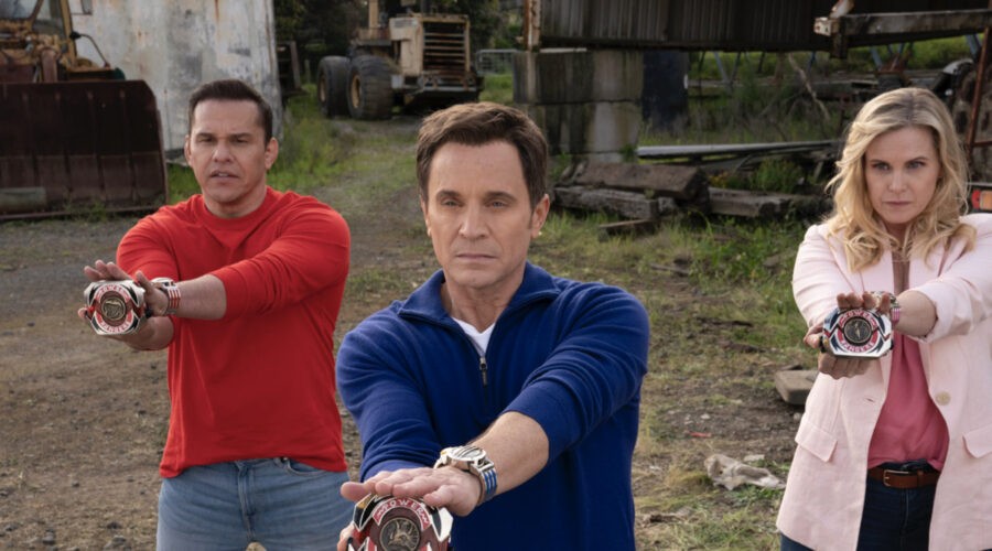 Steve Cardenas, David Yost, Catherine Sutherland In Power Rangers Una Volta E Per Sempre - Immagine Dal Set Credits Geoffrey H Short Netflix
