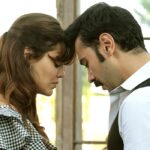 Da sinistra: Hilal Altinbilek (Züleyha) e Ugur Günes (Yilmaz) in una scena di 
