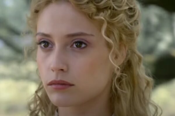Ana Garces interpreta Jana in una scena del promo de 