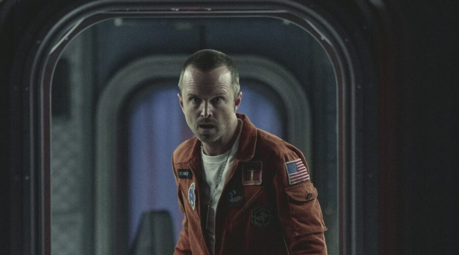 Aaron Paul in una scena della sesta stagione di “Black Mirror”. Credits: Netflix.