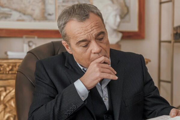 Claudio Amendola (Nemo Bandera) in una scena de 