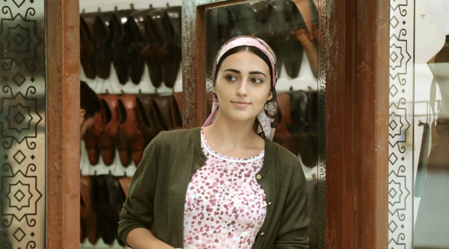 Selin Genç (Gulten) in una scena di “Terra Amara”. Credits: RTI Mediaset.
