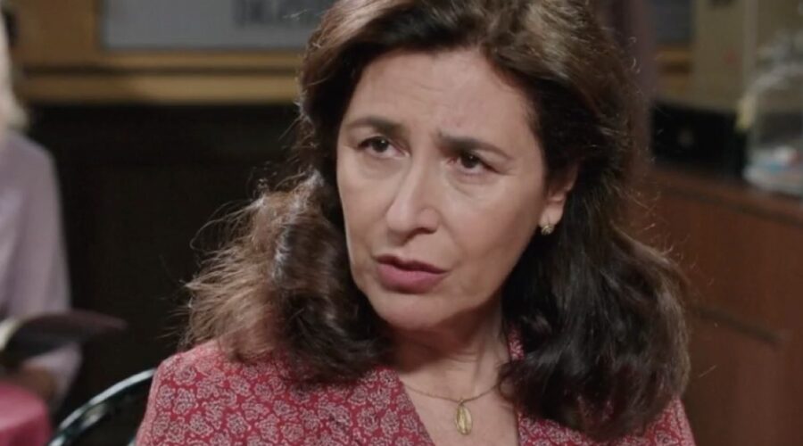 Antonella Attili (Agnese Amato) in una scena della puntata 2 de