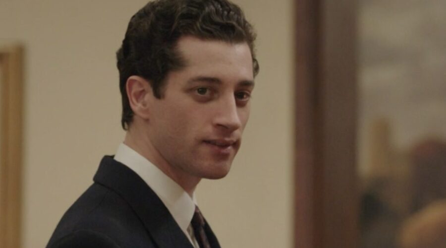 Moisè Curia (Marco Di Sant'Erasmo) in una scena della puntata 136 de