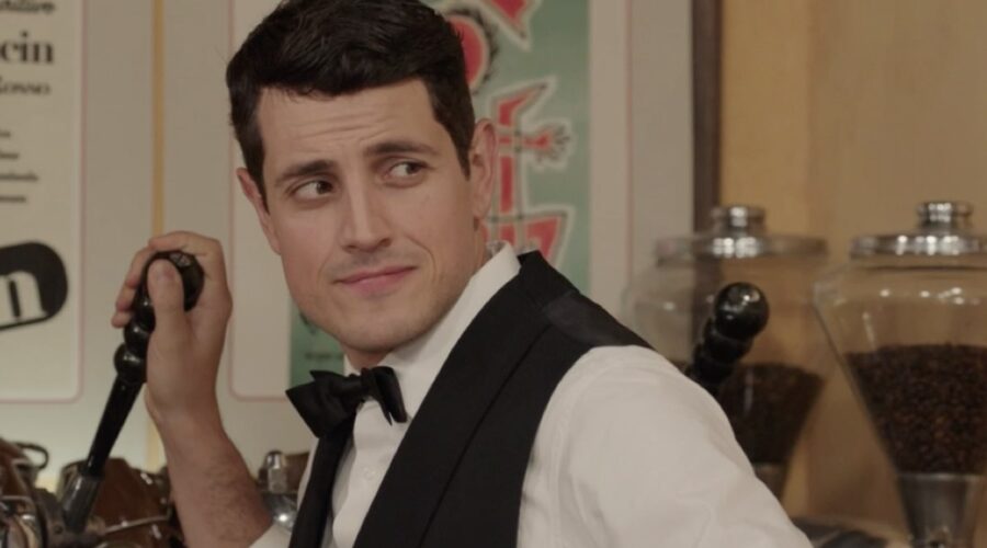 Emanuel Caserio (Salvatore Amato) in una scena della puntata 135 de