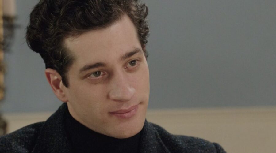 Moisè Curia (Marco Di Sant'Erasmo) in una scena della puntata 142 de