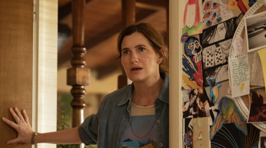 Kathryn Hahn In Una Scena Di Le Piccole Cose Della Vita Credits Disney Plus