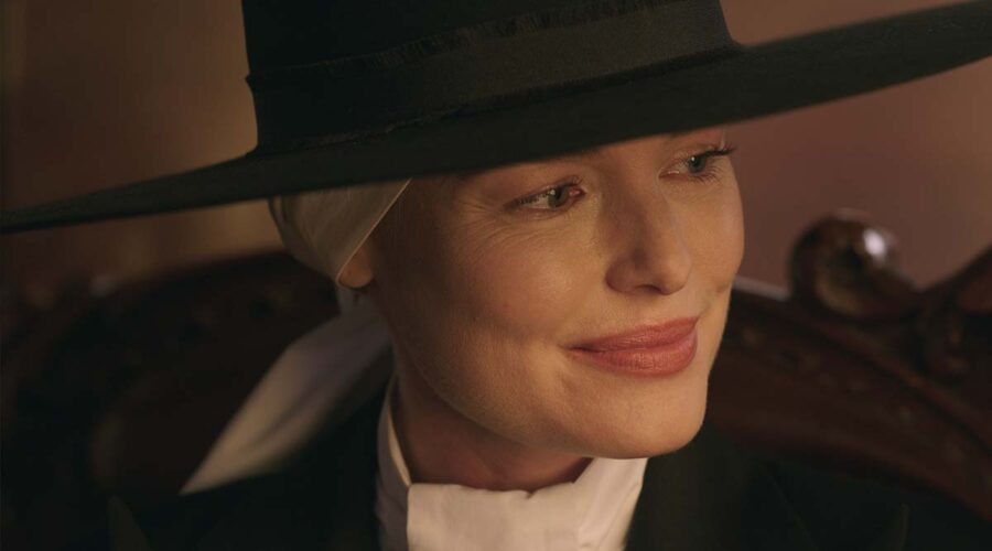 Kate Bosworth in una scena della serie tv 