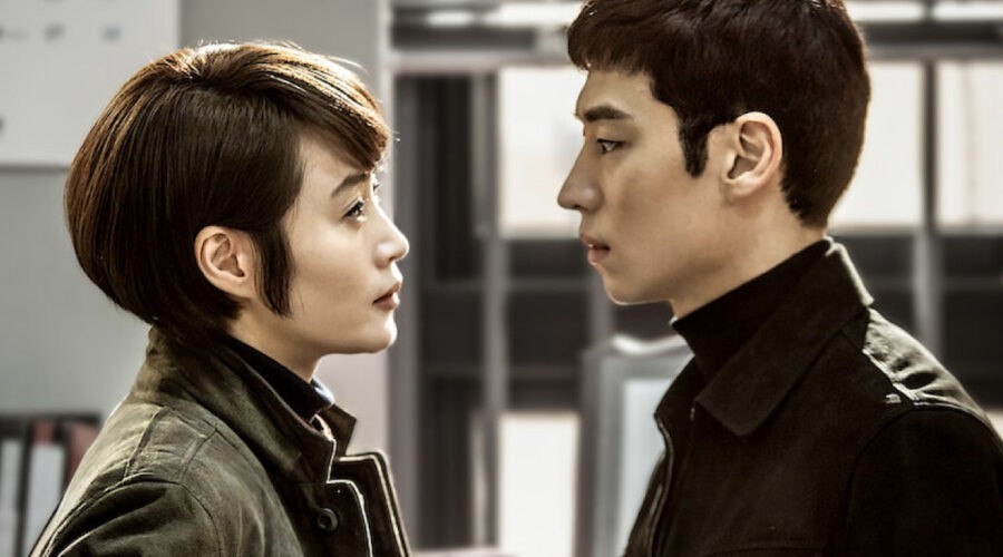Lee Je-hoon E Kim Hye-soo In Signal Credits Netflx