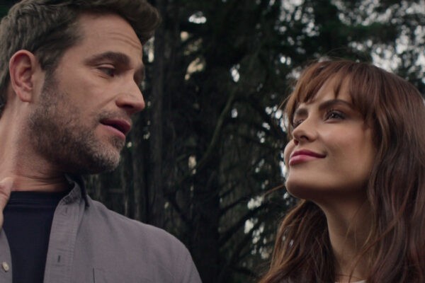 Michel Brown e Maria Fernanda Yepez in una scena di 