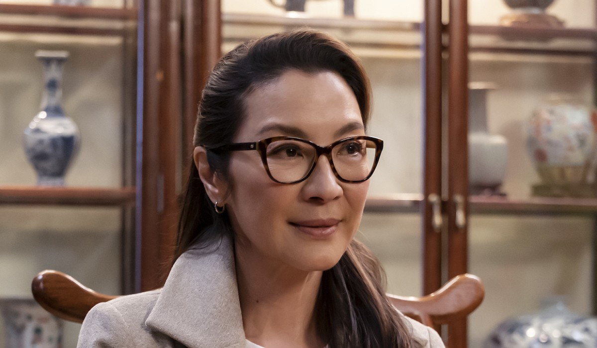 Michelle Yeoh (Guayin) In Una Scena Di American Born Chinese Credits Disney Plus
