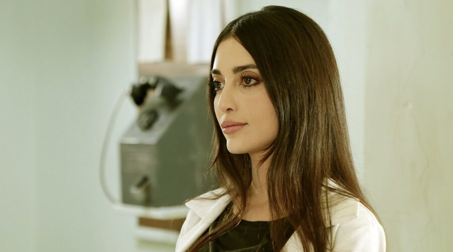 Melike İpek Yalova (Müjgan Hekimoğlu Akkaya) in una scena di