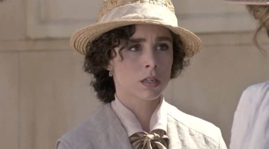 Candela Serrat (Celia Silva Torrealba) in una scena della puntata 64 di 