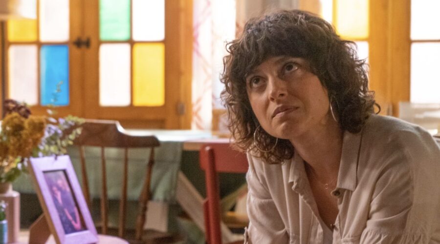 Aída De La Cruz (Elena) in una scena di “Un altro domani”. Credits: Mediaset