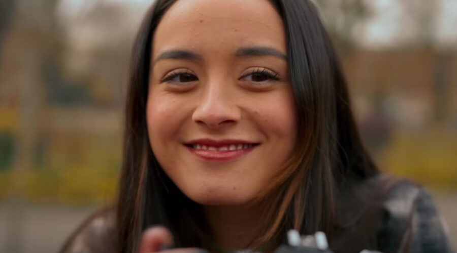 Chase Sui Wonders È Samantha In Uno Screenshot Del Trailer Di