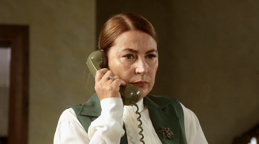 Vahide Perçin (Hünkar) in una scena di “Terra Amara”. Credits: RTI Mediaset.