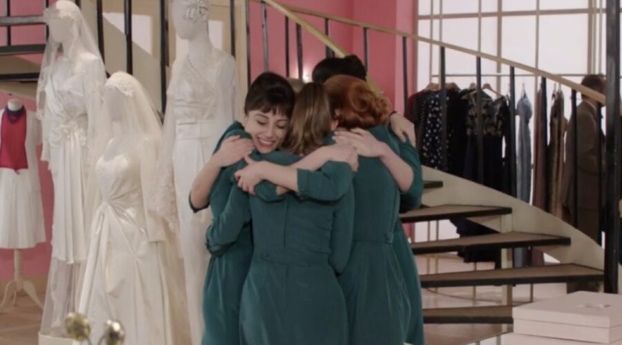 L'abbraccio delle Veneri in una scena nella puntata 160 de 