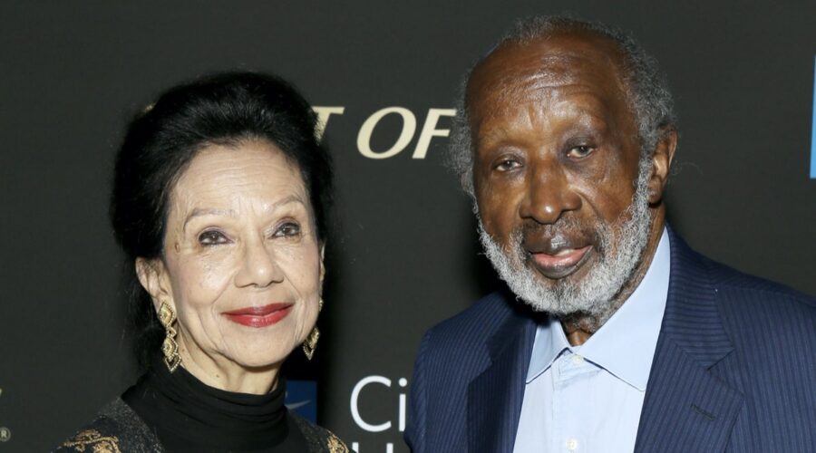 Jacqueline Avant e Clarence Avant partecipano al City Of Hope's Spirit of Life 2019 Gala che si tiene al The Barker Hanger il 10 ottobre 2019 a Santa Monica, California. (Foto di Michael Tran/Getty Images).