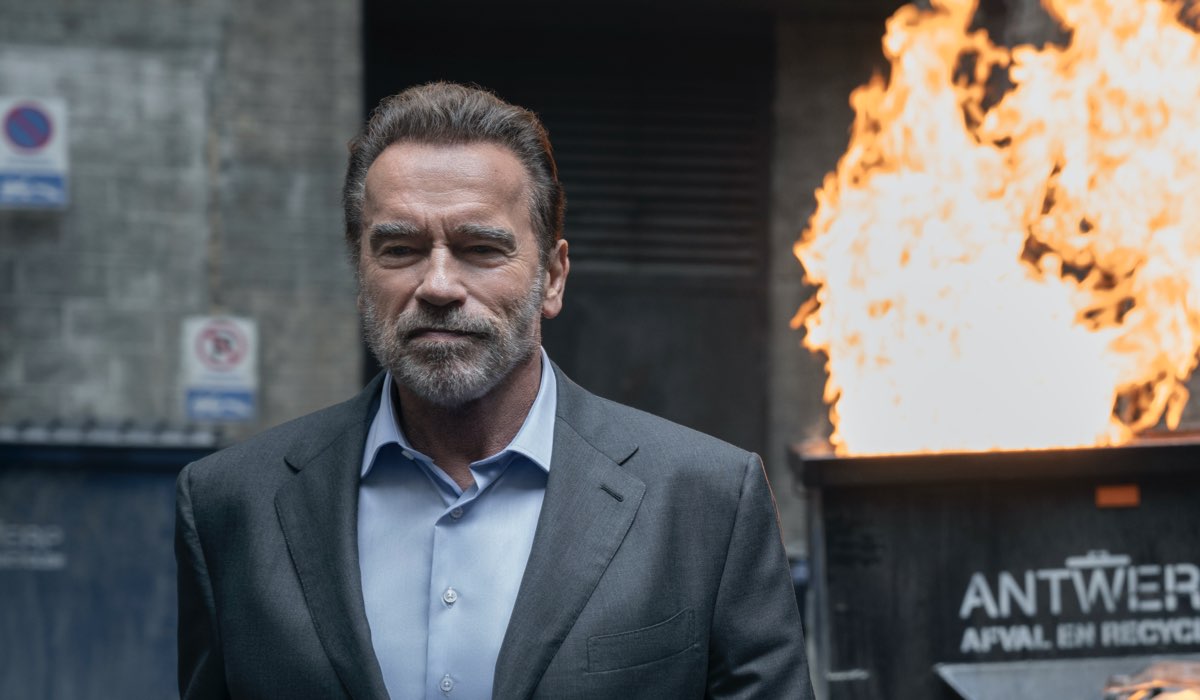 Arnold Schwarzenegger nei panni di Luke Brunner nell'episodio 101 di Fubar. Cr. Christos Kalohoridis/Netflix © 2023.