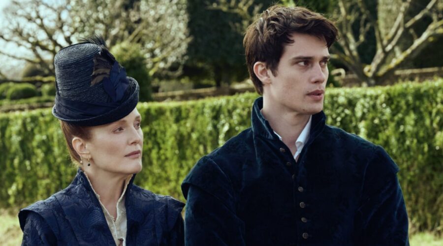 “Mary & George”, Julianne Moore e Nicholas Galitzine protagonisti della serie tv in arrivo nel 2024. Credits: Sky.