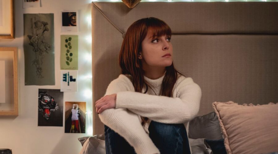 Matilde Benedusi interpreta Serena in una scena di 
