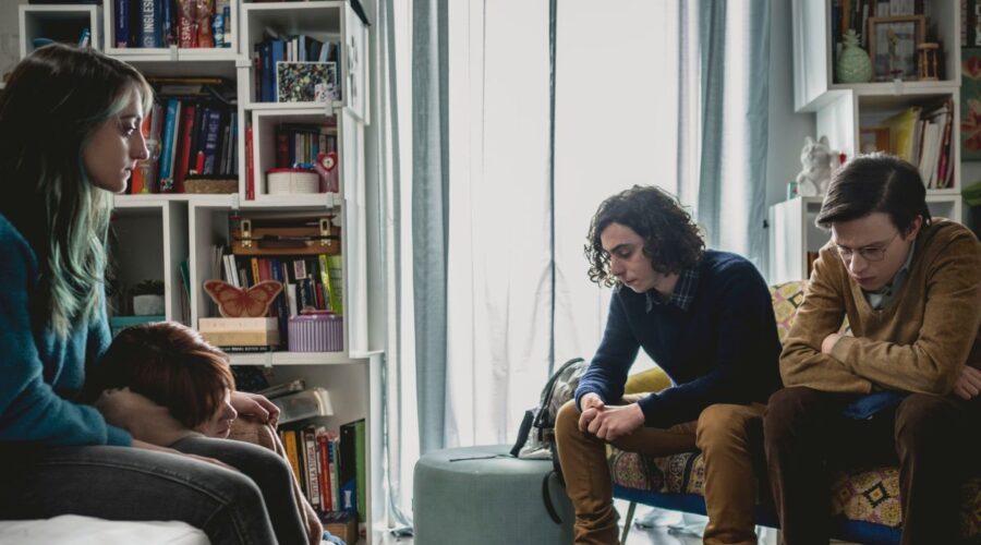 Matilde Benedusi, Luca Geminiani e Pietro De Nova in una scena si