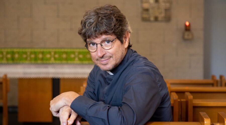 Michele La Ginestra in una scena di 