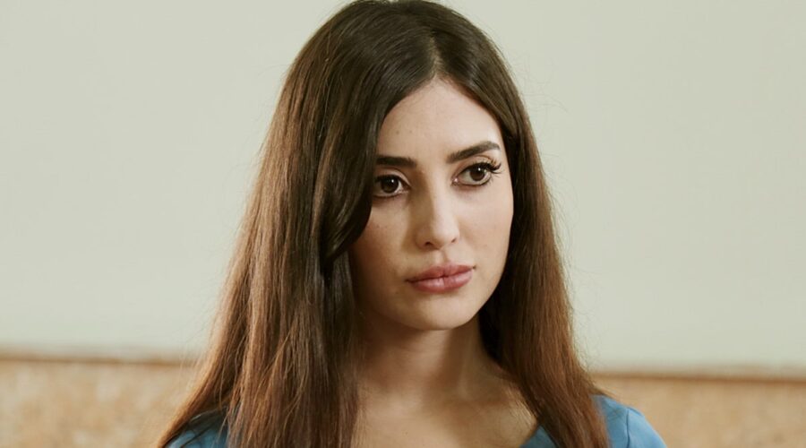 Melike İpek Yalova (Müjgan Hekimoğlu Akkaya) in una scena di 