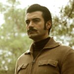 Murat Ünalmis (Demir) in una scena della puntata di “Terra Amara” in onda lunedì 29 maggio 2023 su Canale 5. Demir ha ucciso Zuleyha nel bosco? Credits: Mediaset.