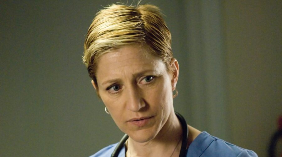 Edie Falco in una scena di “Nurse Jackie”. Credits: Paramount+.
