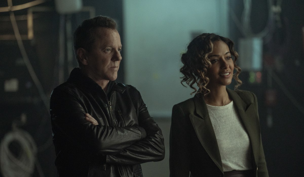 Da sinistra: Kiefer Sutherland nel ruolo di John Weir e Meta Golding nel ruolo di Hailey Winton della serie Paramount+ “Rabbit Hole”. Foto Cr: Marni Grossman/Paramount+ © 2022 Viacom International Inc. Tutti i diritti riservati.