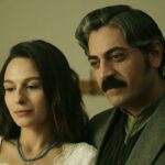 Da sinistra: Selin Yeninci (Saniye) e Bülent Polat (Gaffur Taskin) in una scena della puntata di “Terra Amara” in onda mercoledì 7 giugno 2023 su Canale 5. Credits: RTI Mediaset.