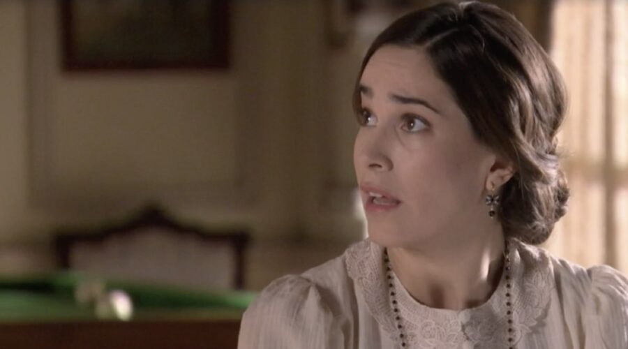 Celia Freijeiro (Adela Silva Torrealba) in una scena della puntata 62 di 