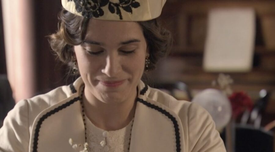 Celia Freijeiro (Adela Silva Torrealba) in una scena della puntata 62 di 