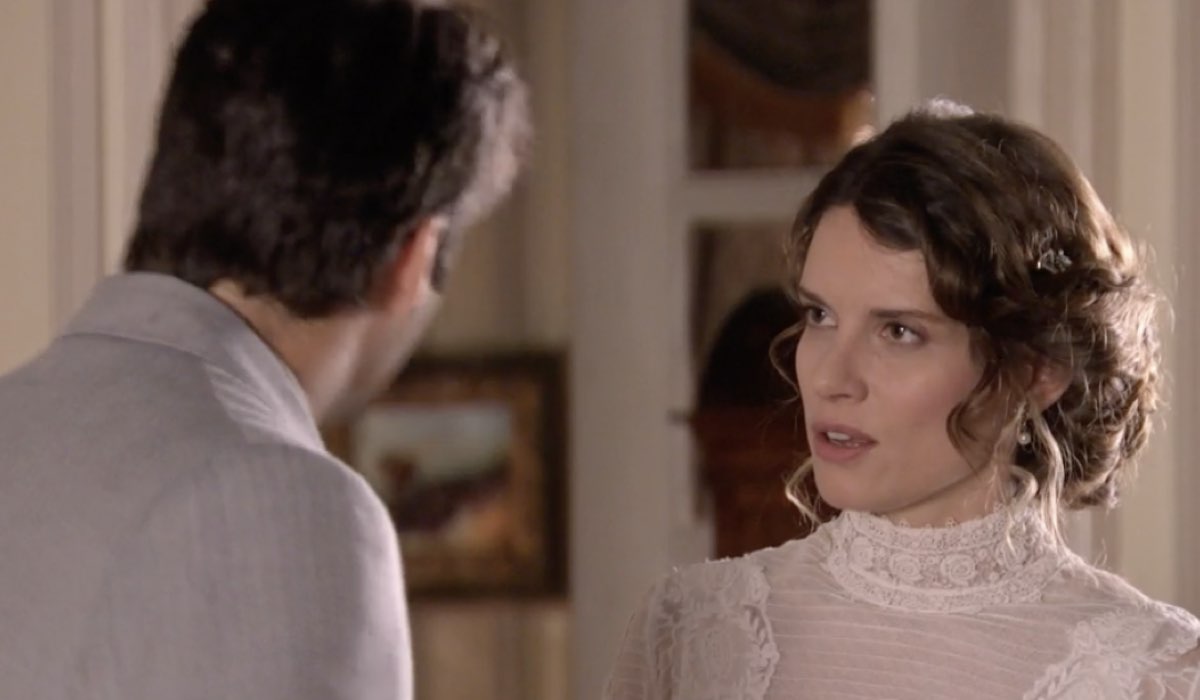Mariona Tena (Blanca Silva Torrealba) in una scena della puntata 61 di 