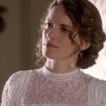 Mariona Tena (Blanca Silva Torrealba) in una scena della soap opera spagnola “Sei Sorelle”. Credits: Rai/Cattura schermo.