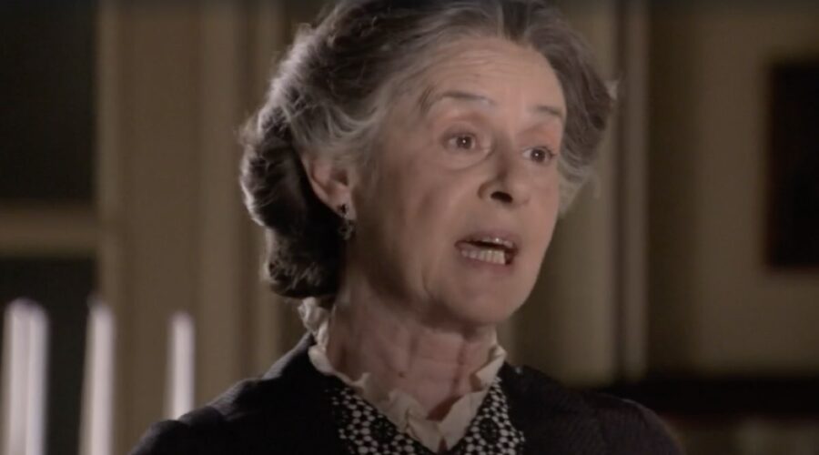 Rosalía Manzano (Vicky Peña) in una scena della puntata 62 di