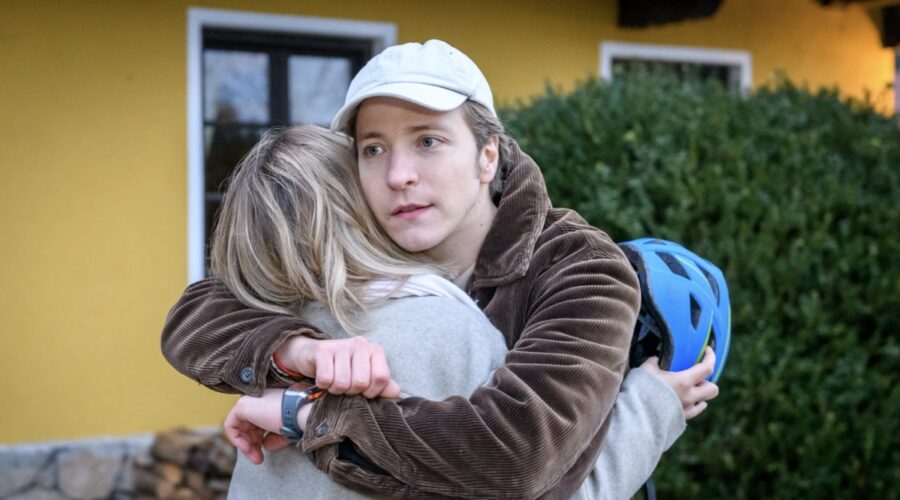 Johanne Shuth nei panni di Gerry Richter in una scena di “Tempesta D'Amore”. Credits: Mediaset.
