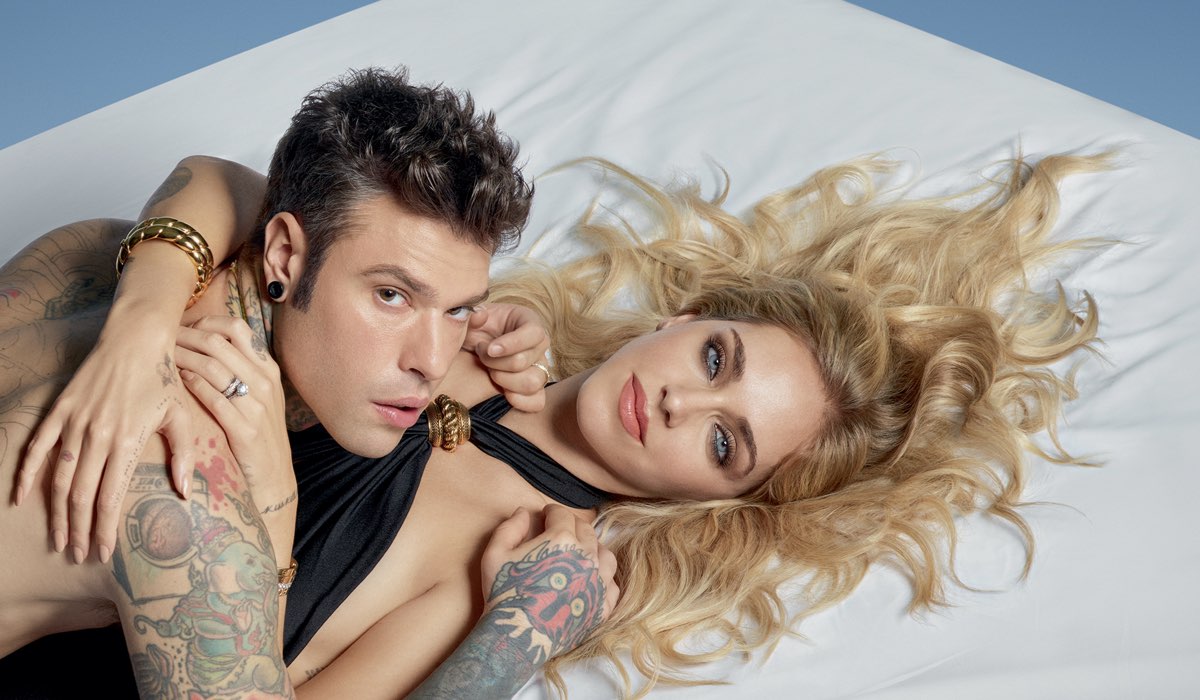 Fedez and Chiara Ferragni in the new poster of 