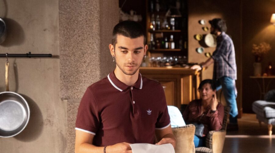 Álex Mola (Erik) in una scena della puntata di “Un altro domani” in onda giovedì 8 giugno 2023 su Canale 5. Credits: RTI Mediaset.