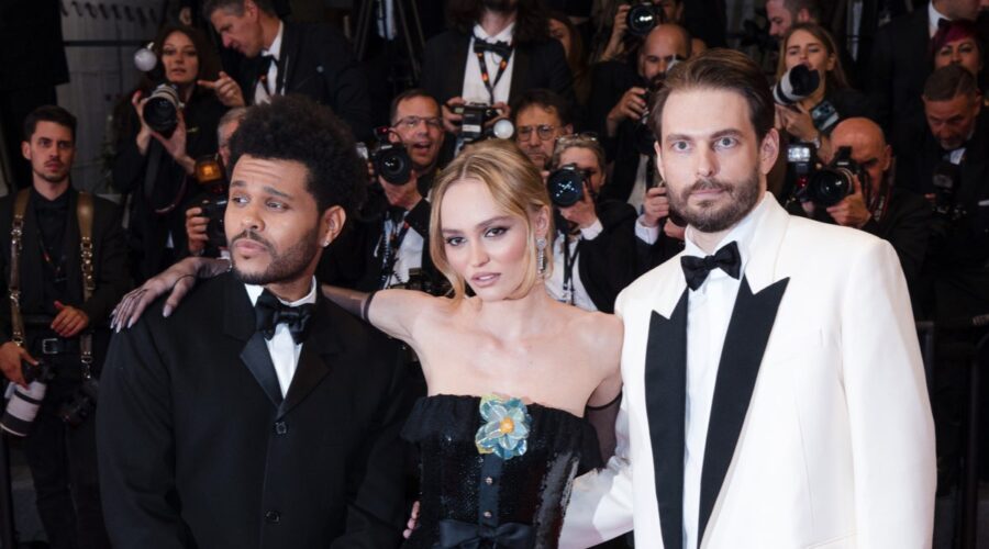Da sinistra: Abel Tesfaye, Lily-Rose Depp e Sam Levinson alla première di “The Idol” a Cannes. Creidts: David Jon Photography/Sky.