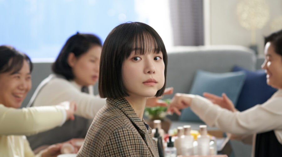 Celebrity Park Gyu-young As Seo Ari In Celebrity Credits Kim In Han Netflix