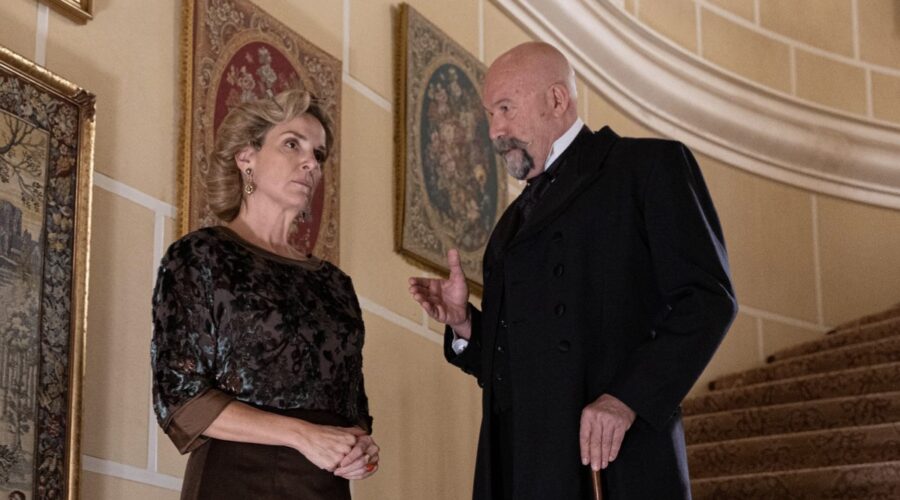 Da sinistra: Eva Martín (Cruz Ezquerdo) e Alberto Gonzalez (Juan Ezquerdo) in una scena della puntata de “La Promessa” in onda giovedì 15 giugno 2023. Credits: RTI Mediaset.