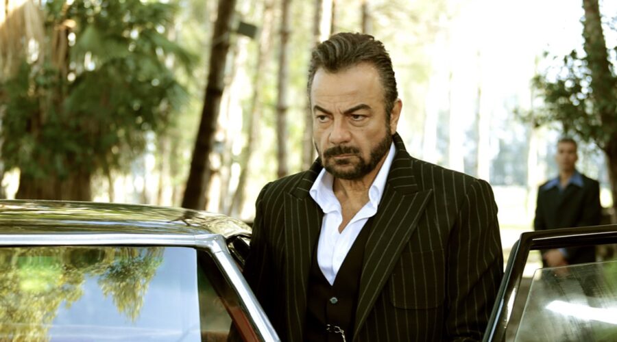 Kerem Alisik (Fekeli) in una scena di