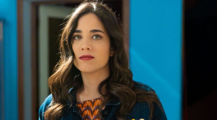 Gina Amarante interpreta Manuela Cirillo in 