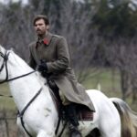 Kivanç Tatlitug (Kurt Seyit Eminof) in una scena della prima puntata de “La ragazza e l'ufficiale”. Credits: RTI Mediaset.