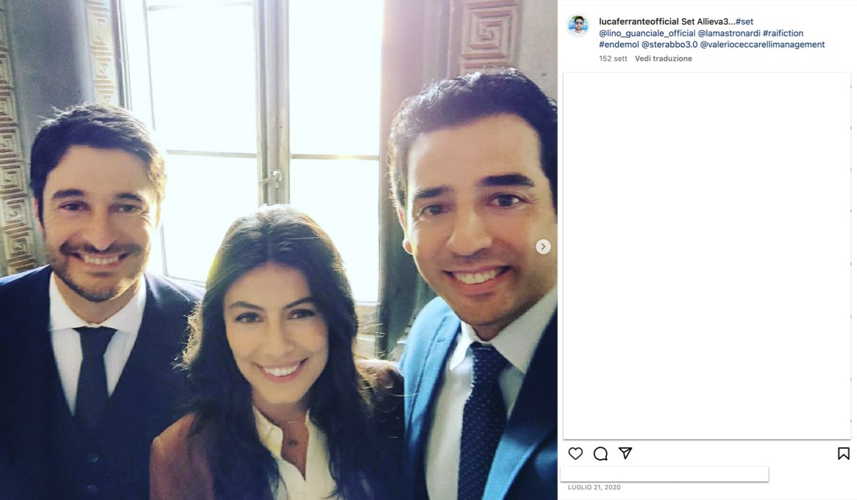 Da sinistra: Lino Guanciale, Alessandra Mastronardi e Luca Ferrante sul set de 