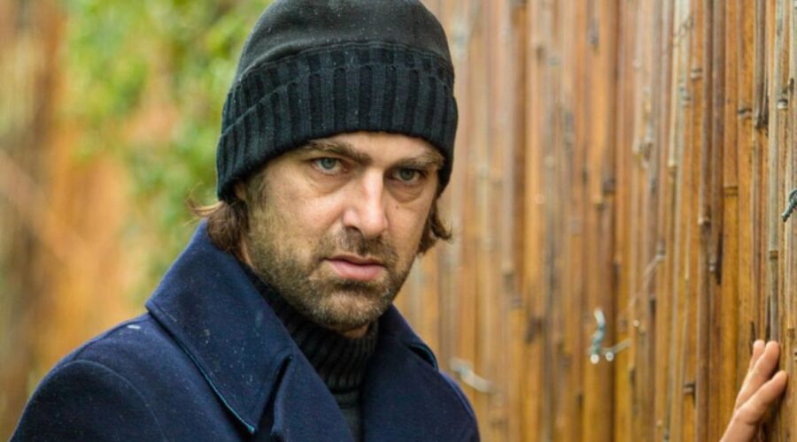 Marco Basile interpreta Luca Grimaldi in un Post Instagram pubblicato da @Un Posto Al Sole Rai 3