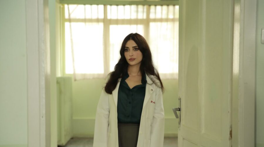 Melike İpek Yalova (Müjgan Hekimoğlu Akkaya) in una scena di