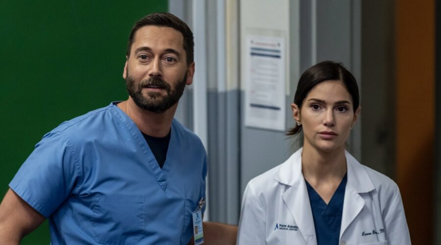 Da sinistra: Ryan Eggold (Max Goodwin) e Janet Montgomery (Lauren Bloom) in una scena del quarto episodio di “New Amsterdam 5”. Credits: Universal TV/RTI Mediaset.